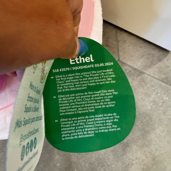 Ethel the peppermint latte - Picture 3 of 3